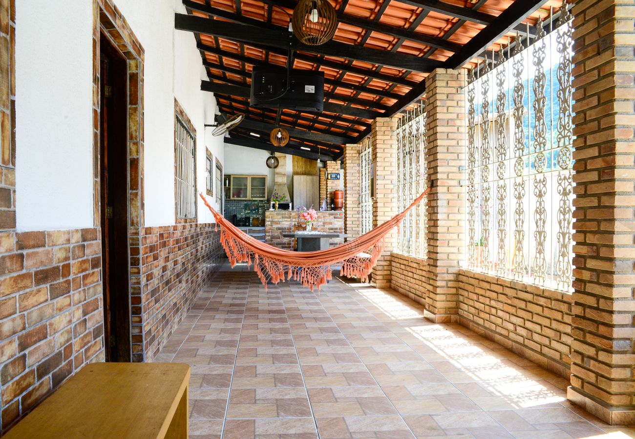 Casa en Caraguatatuba - Casa perto das principais praias c WiFi e churrasq