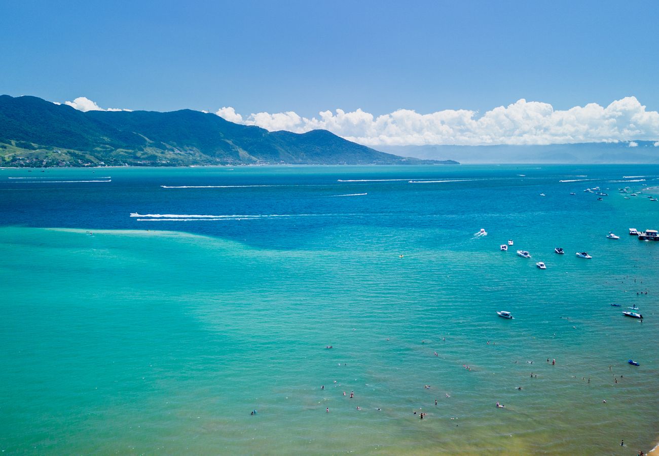 Casa en Ilhabela - Casa com ótima localização e churrasqueira