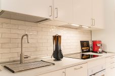 Alquiler por habitaciones en Madrid - Tokyo: habitación con confort, comodidad y áreas compartidas Chamartín – Mauricio Legendre