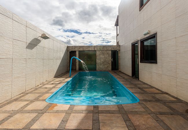 Casa en Santa Luzia - Casa com piscina,churrasqueira e ótima localização