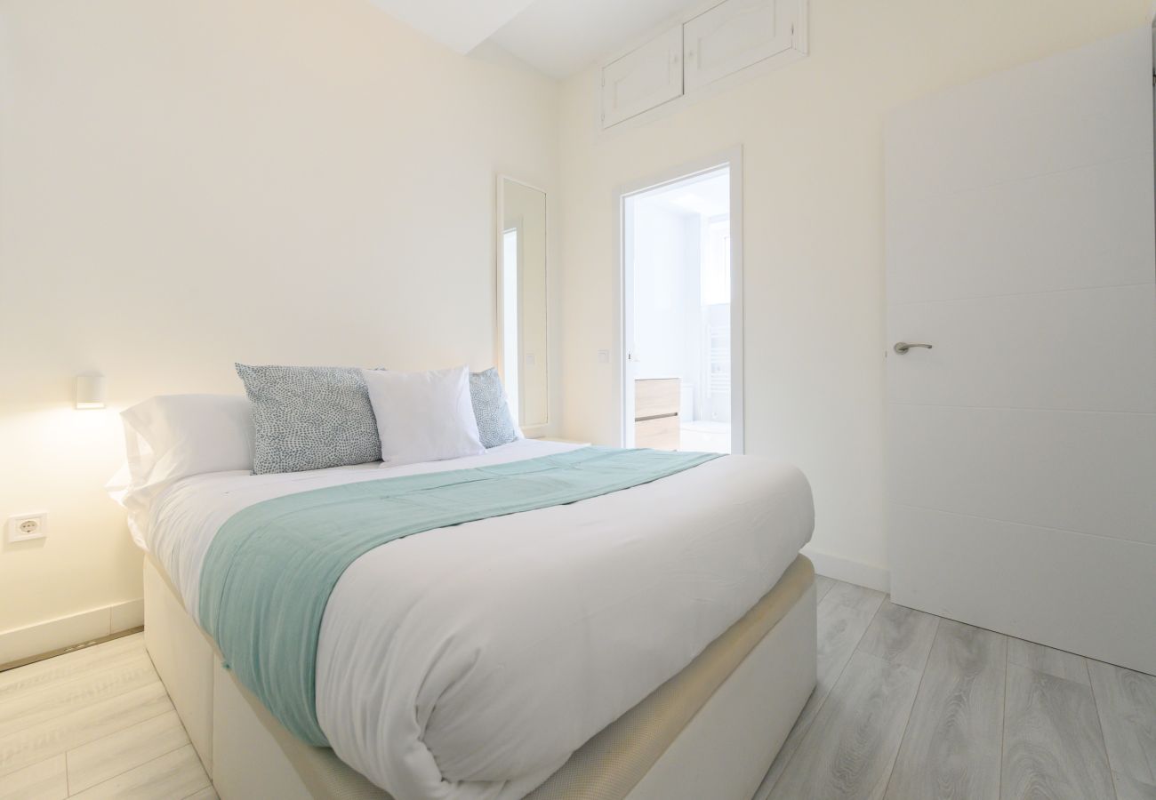 Apartamento en Madrid - Alquiler Mensual en Madrid – Piso moderno de 1 dormitorio. Temporal 