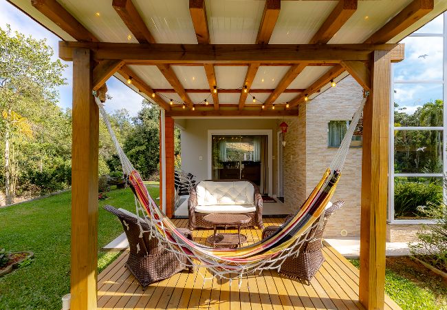 Casa en Benedito Novo - Casa de campo c/ Wi-Fi, jardim e churrasqueira