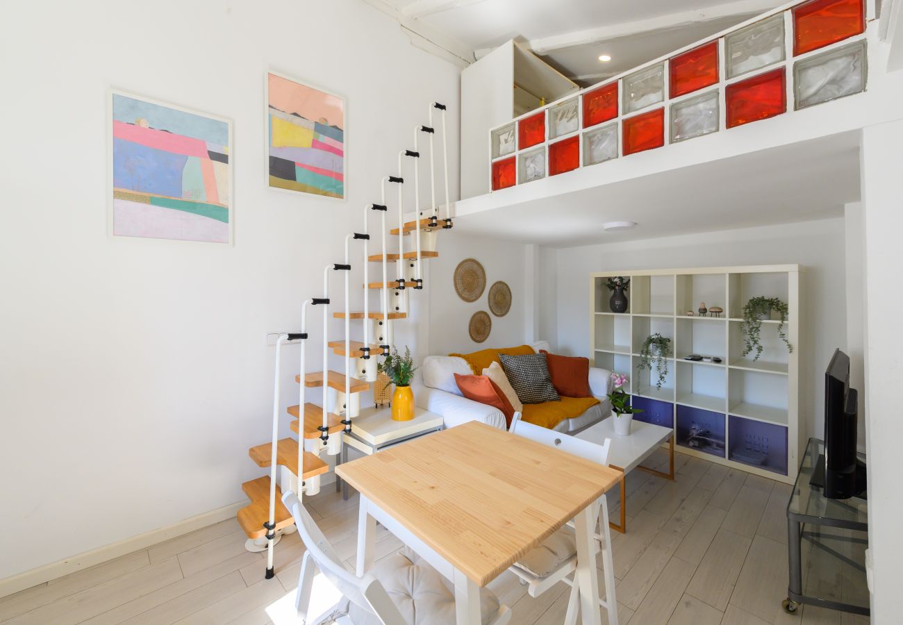Apartamento en Madrid - Piso tipo loft de 1 dormitorio en el centro de Madrid. Temporal
