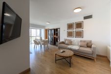 Apartamento en Madrid - Piso moderno de 1 dormitorio con ventanales y sofá cama para invitados en Madrid.Temporal 