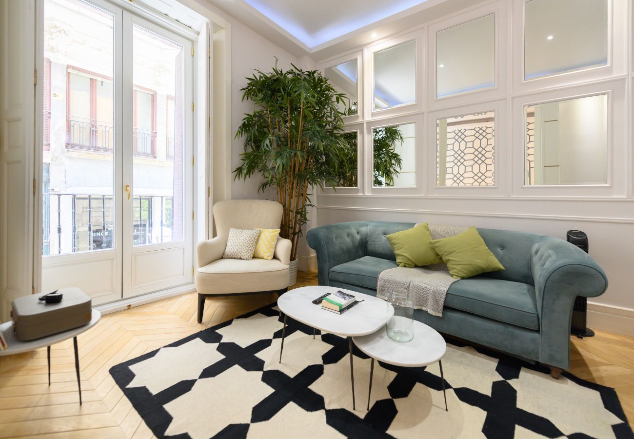 Apartamento en Madrid - Apartamento de Lujo en el Corazón de Madrid – Elegancia, Comodidad y Estilo en un Solo Espacio. Temporal 