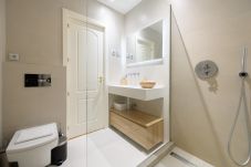 Apartamento en Madrid - Apartamento de Lujo en el Corazón de Madrid – Elegancia, Comodidad y Estilo en un Solo Espacio. Temporal 