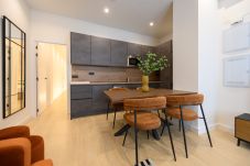 Apartamento en Madrid - Tu hogar en la ciudad: piso de 3 habitaciones, 3 baños y todo el confort moderno. Madrid