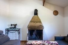 Casa en Santana de Parnaíba - Refúgio Pet-Friendly c/ Lareira, garagem e Wi-fi