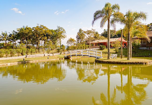 Casa en Anitápolis - Casa de campo c/ lareira, jogos e piscina aquecida