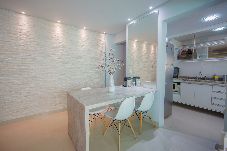 Apartamento en Guarujá - Apto pet friendly c/ churrasqueira a 100m da praia