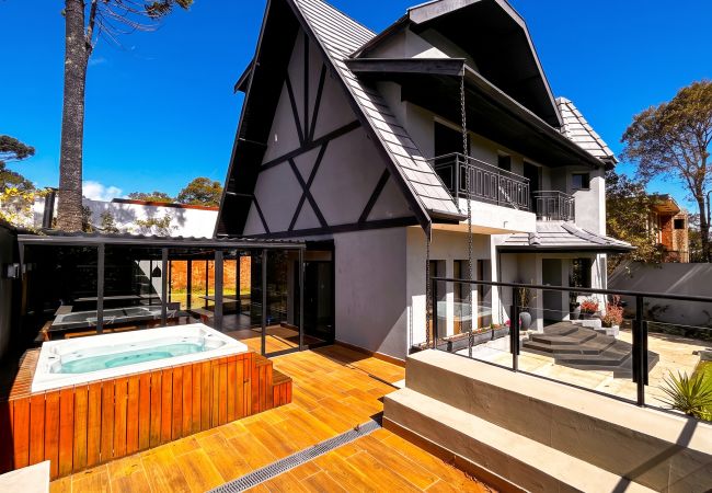Casa en Campos do Jordão - Chalet con Chimenea y Jacuzzi en Campos do Jordão