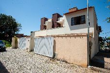 Casa en Rio das Ostras - Casa Pet Friendly com Varanda e Churrasqueira