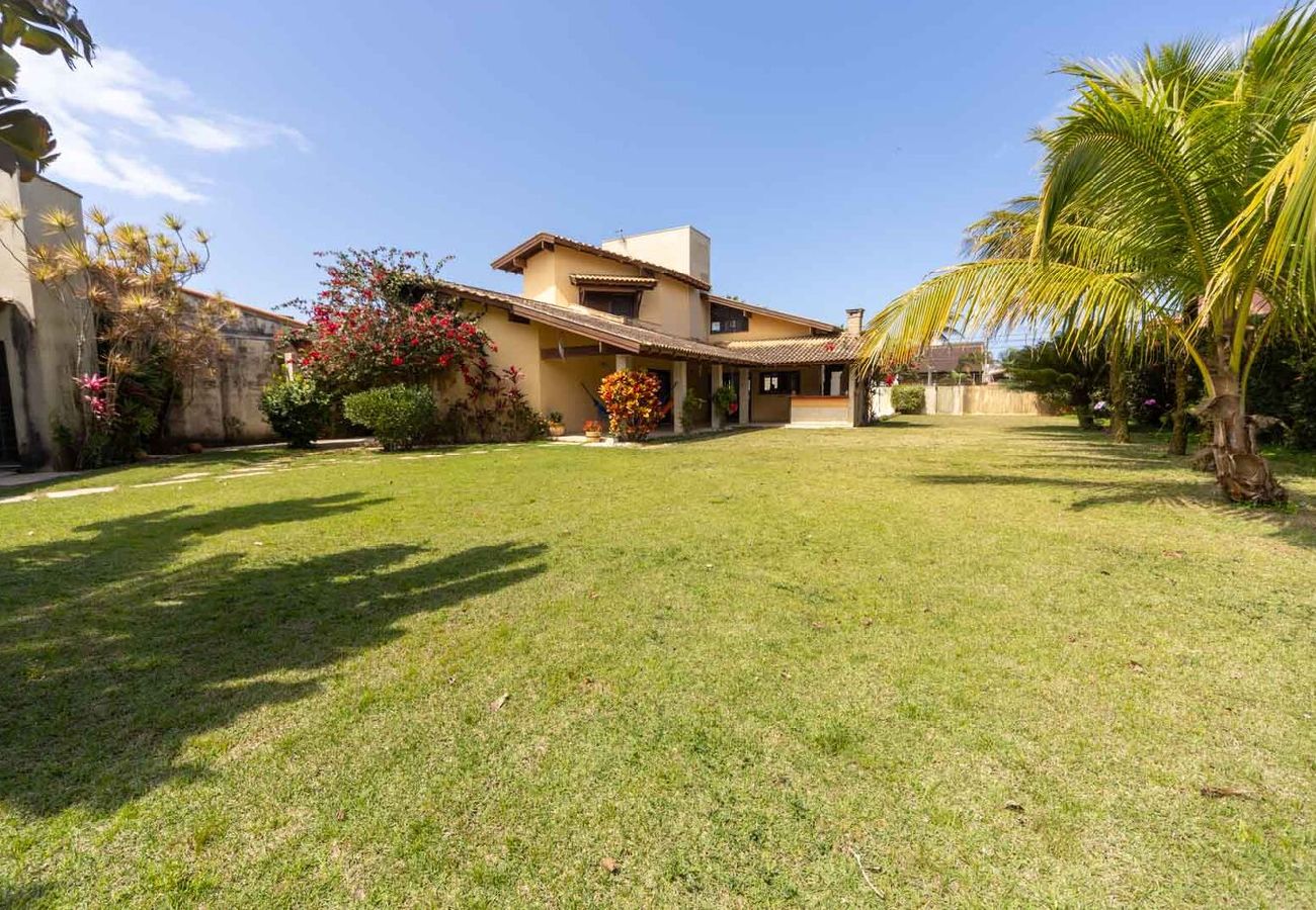 Casa en Itanhaém - Casa com Área Gourmet e Quintal a 200 m da Praia