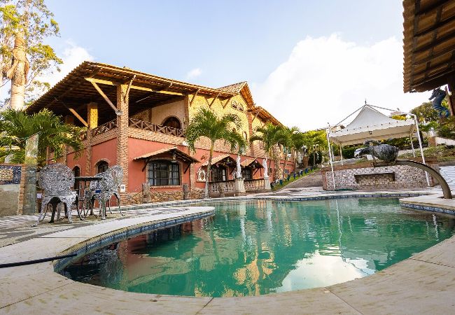 Casa en Gravatá - Casa de Campo Luxuosa c/ Piscina e Churrasqueira