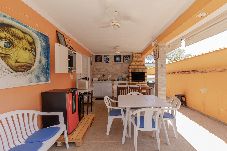 Casa en Porangaba - Casa Temática com Piscina e Churrasqueira