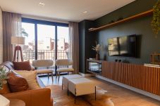 Apartamento en Gramado - NOVO! Apto moderno (2 suítes) a 600m da Rua Coberta!