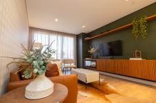 Apartamento en Gramado - NOVO! Apto moderno (2 suítes) a 600m da Rua Coberta!