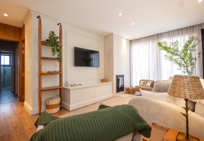 Apartamento en Gramado - NOVO! Apto alto Padrão 2 suítes a 600m da Rua Coberta