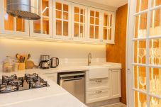 Apartamento en Gramado - NOVO! Apto alto Padrão 2 suítes a 600m da Rua Coberta