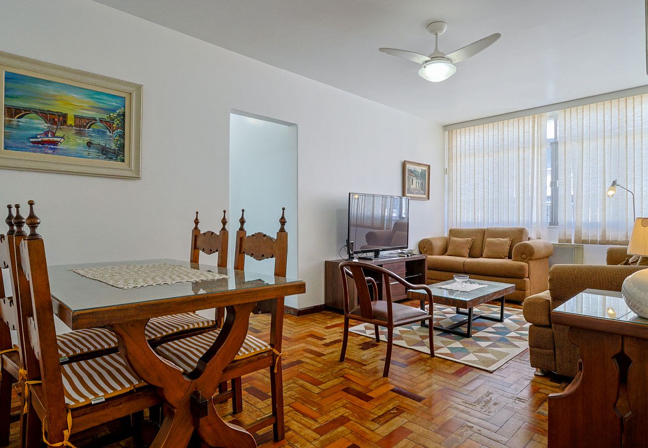 Apartamento en Rio de Janeiro - Apto a 700m da Praia do Leblon com Wi-Fi e ar