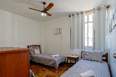 Apartamento en Rio de Janeiro - Apto a 700m da Praia do Leblon com Wi-Fi e ar