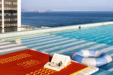 Apartamento en Rio de Janeiro - Vista al Mar y Balc&amp;oacute;n con Ba&amp;ntilde;era | Q17