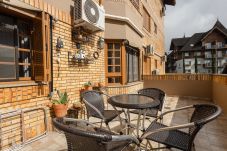Apartamento en Gramado - NOVO!Apto 2d a 700m da R Coberta! C Super Terraço!